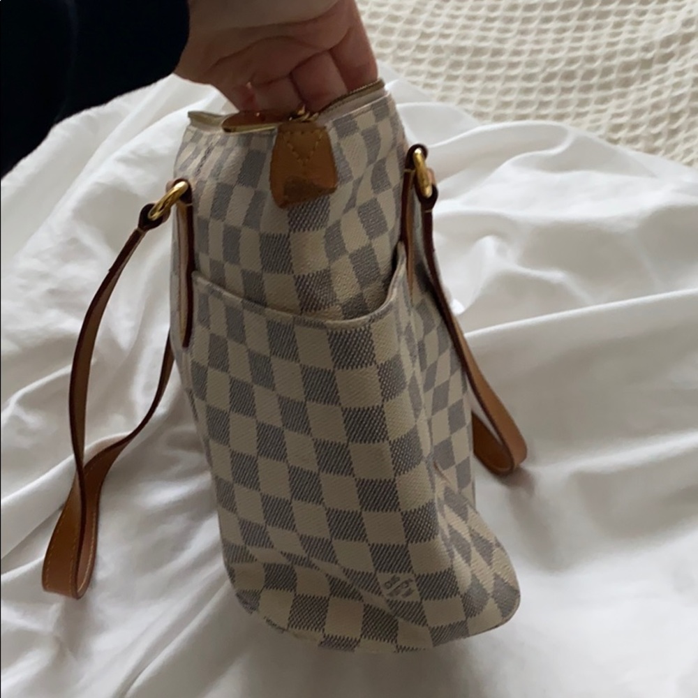 LV damier azure Totally PM- MOVING MUST SELL - Picture 9 of 10